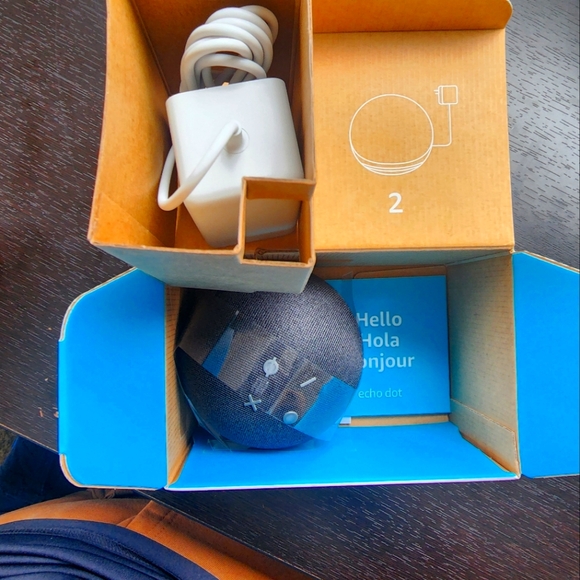 Brand New Amazon Echo Dot 4th Generation - Picture 2 of 4